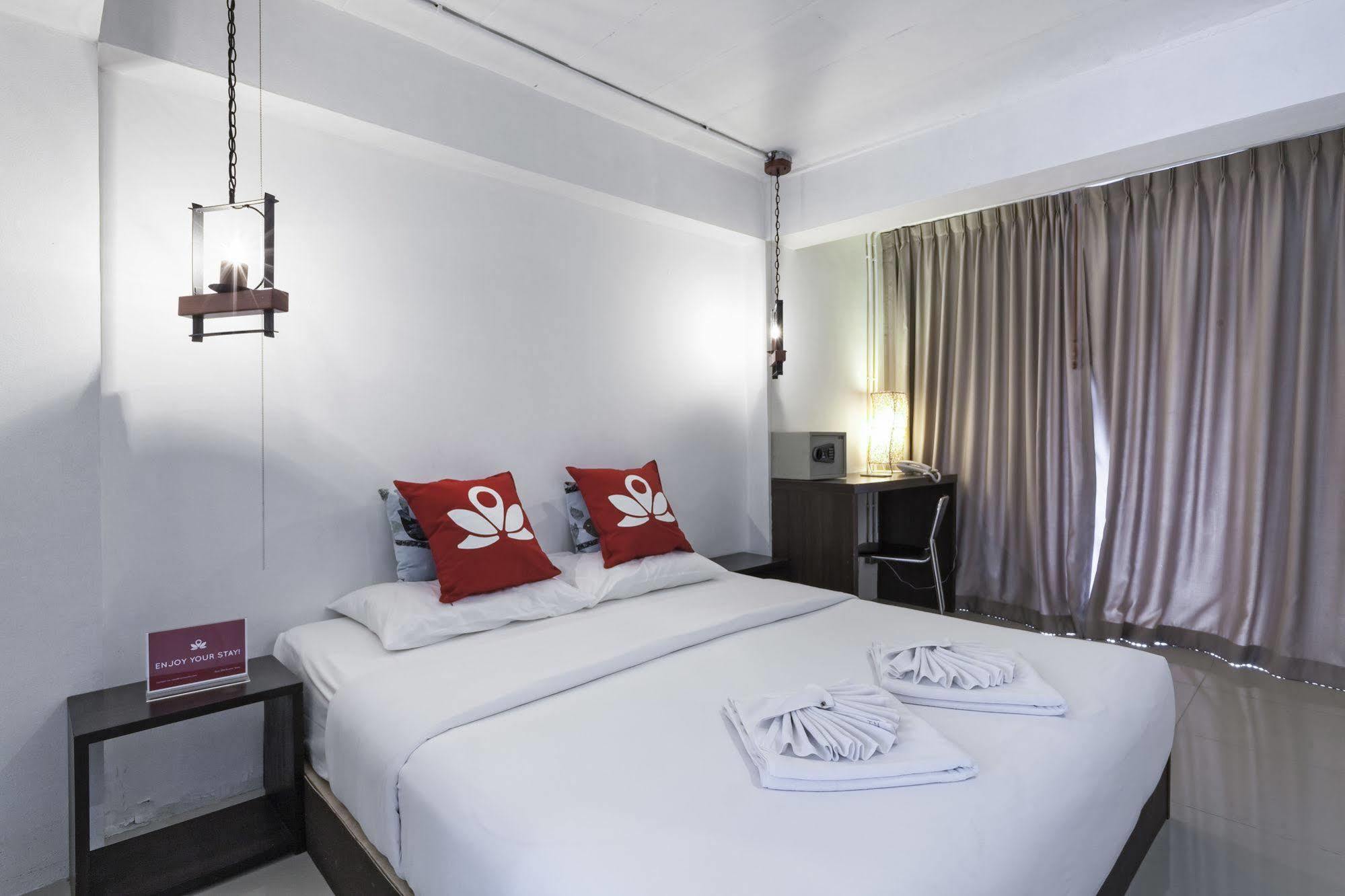 Zen Rooms Basic Nanai Phuket Patong Екстер'єр фото
